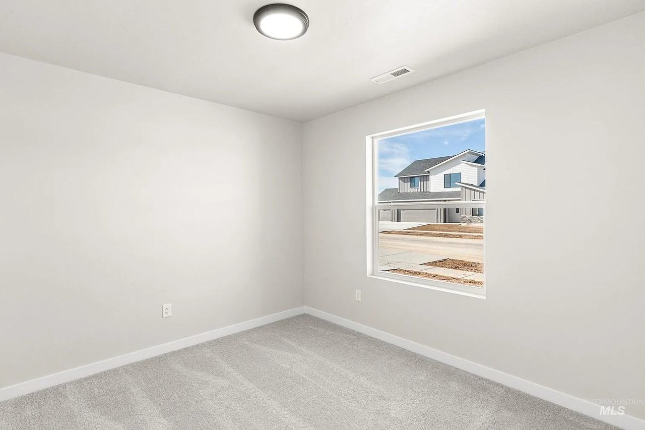 3831 W Piscina Dr - Photo 5 of 18