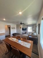 featured image of 61 W Frontier Ln
