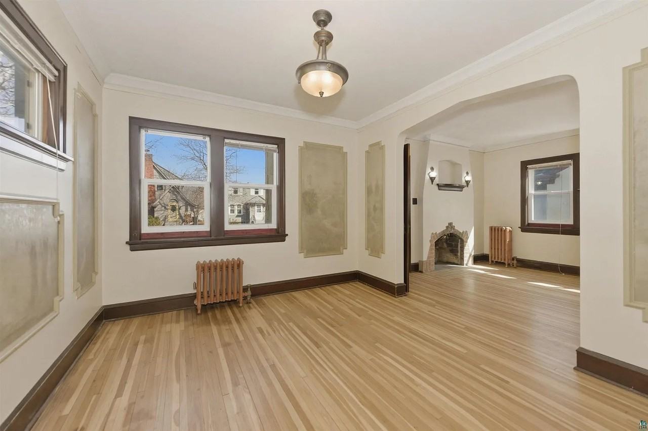 221 Snelling Ave - Photo 4 of 12
