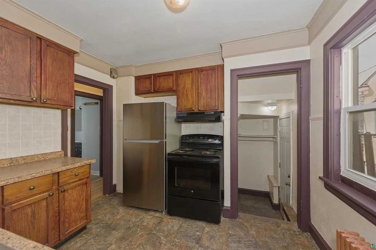 221 Snelling Ave - Photo 5 of 12