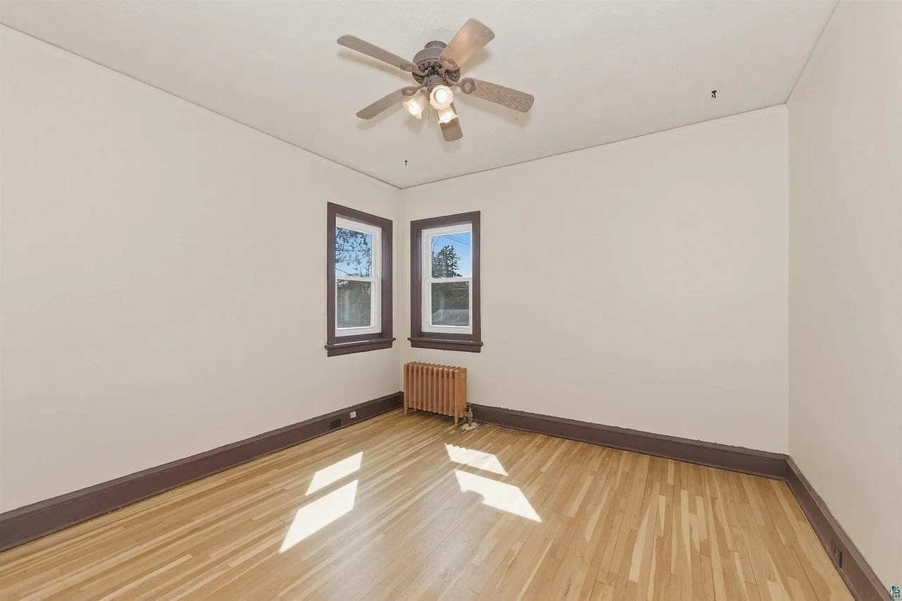 221 Snelling Ave - Photo 6 of 12