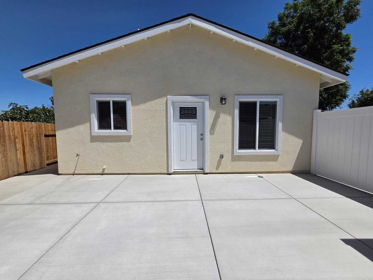 1808 Saint Clair Ct #B - Photo 2 of 18