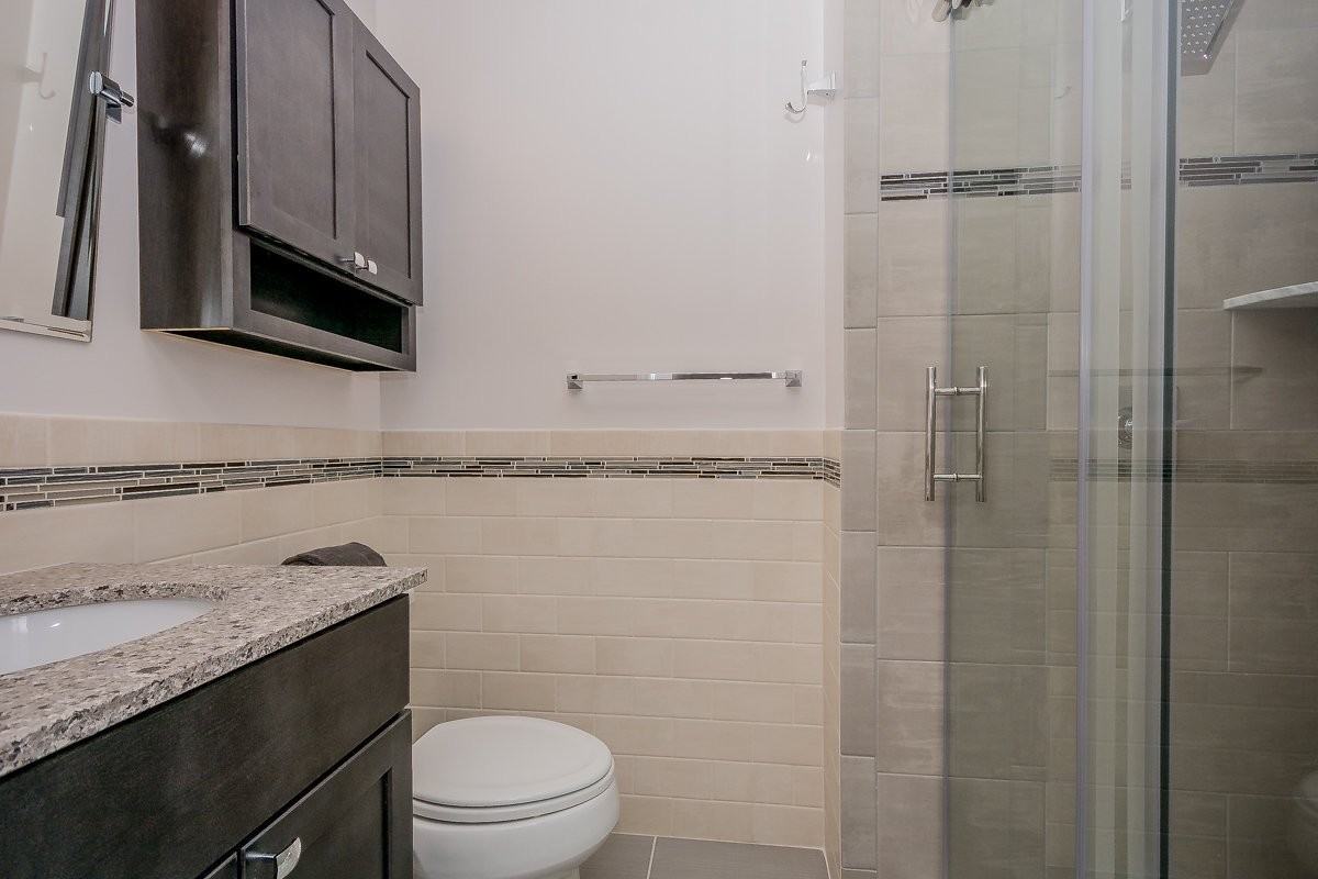 413 Atlanta Ct - Photo 5 of 9