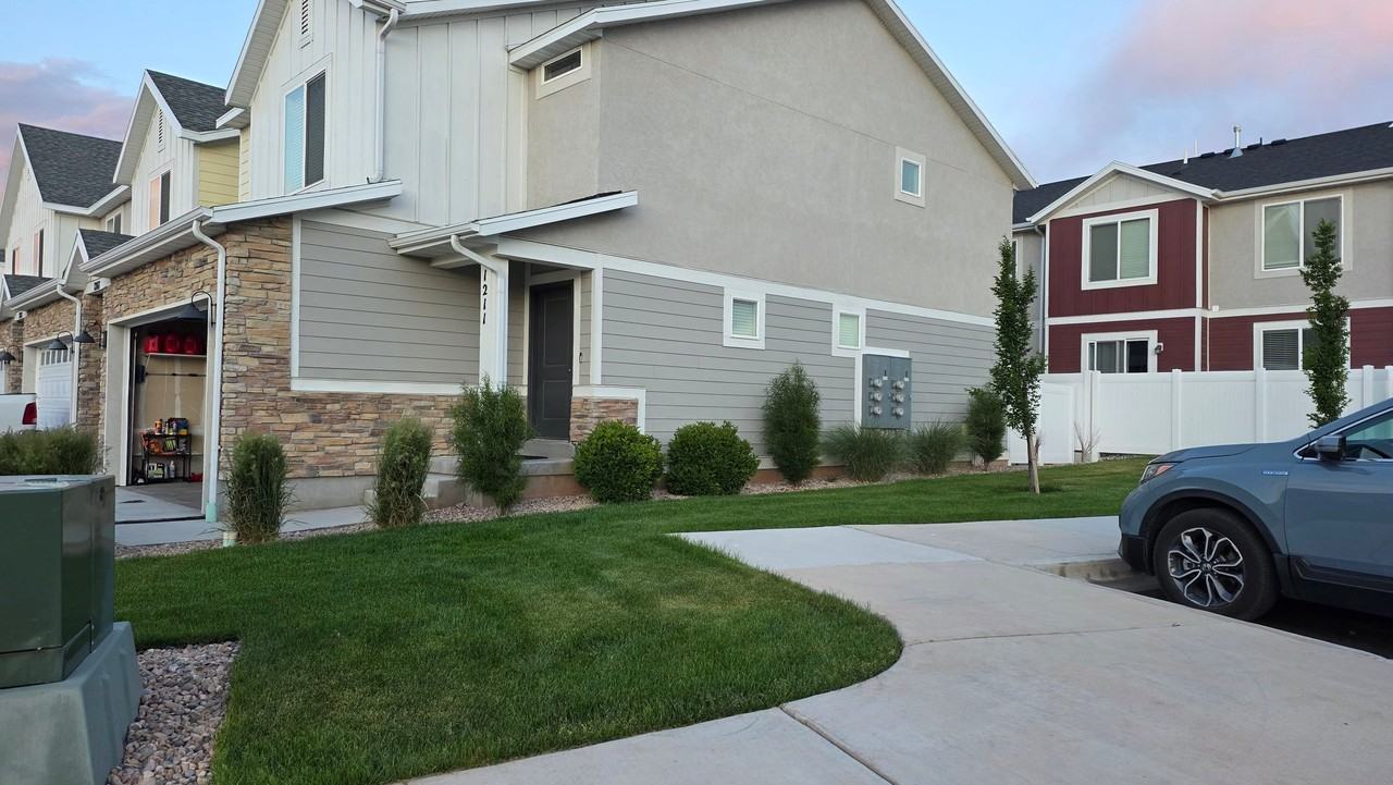 1211 W Divide Dr - Photo 2 of 20