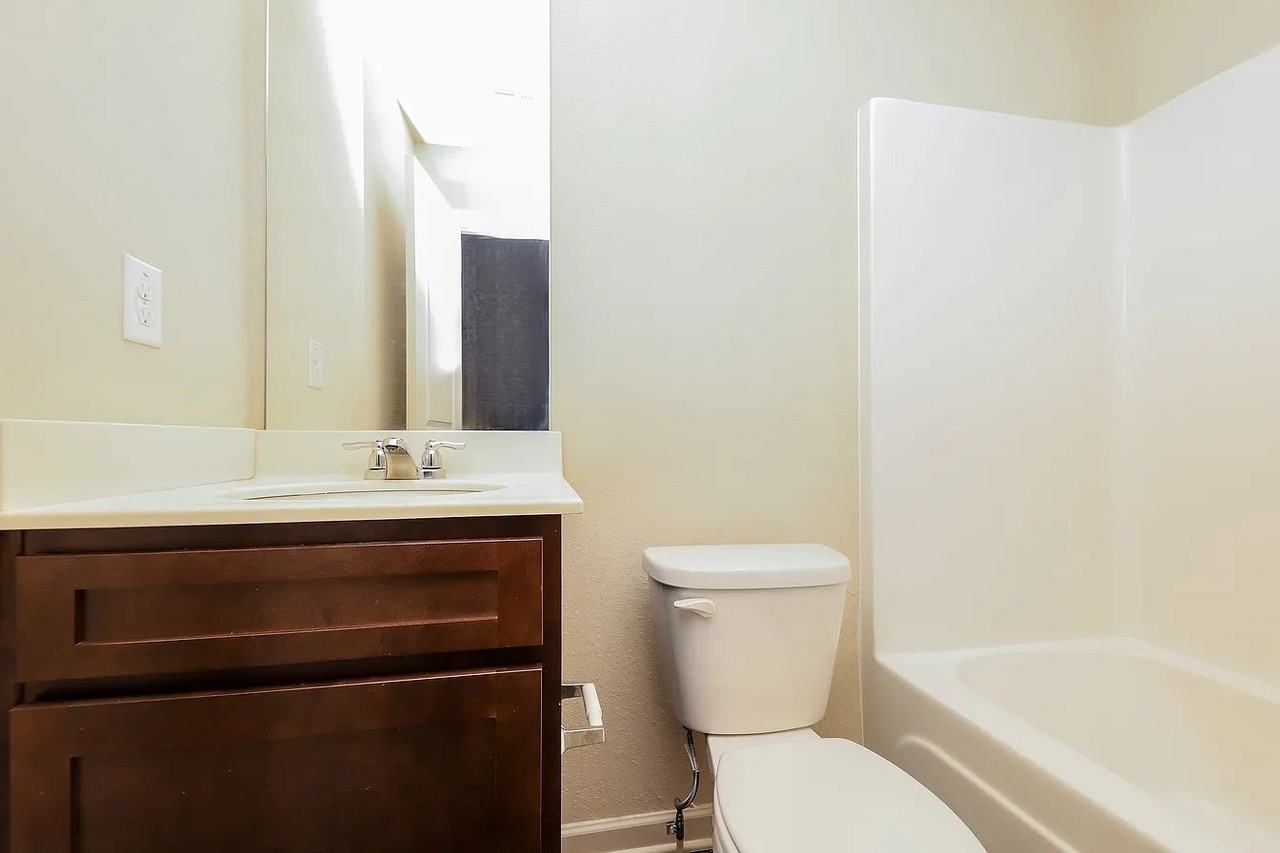509 Highwood Ln - Photo 4 of 20