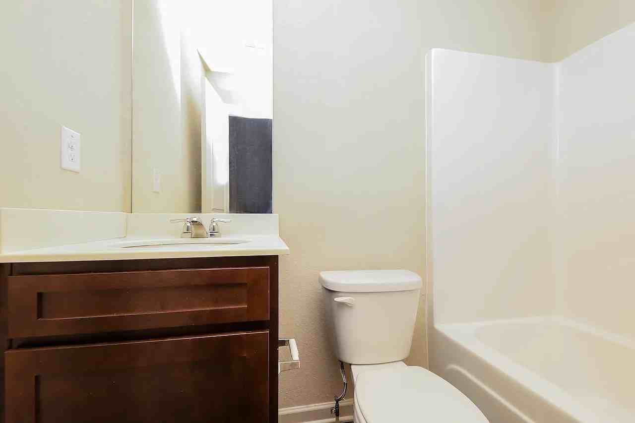 706 Highwood Ln - Photo 4 of 20