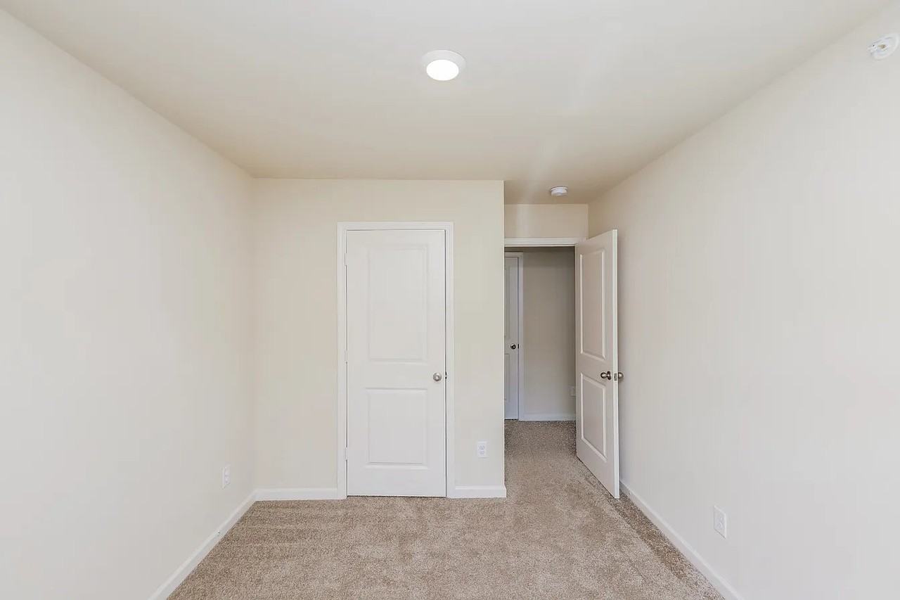 1206 Highwood Ln - Photo 7 of 20