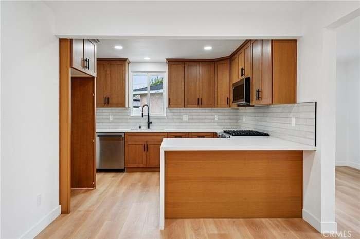 1634 Turrill Ave - Photo 4 of 20