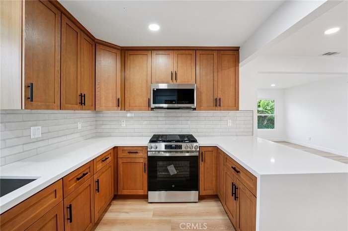 1634 Turrill Ave - Photo 6 of 20