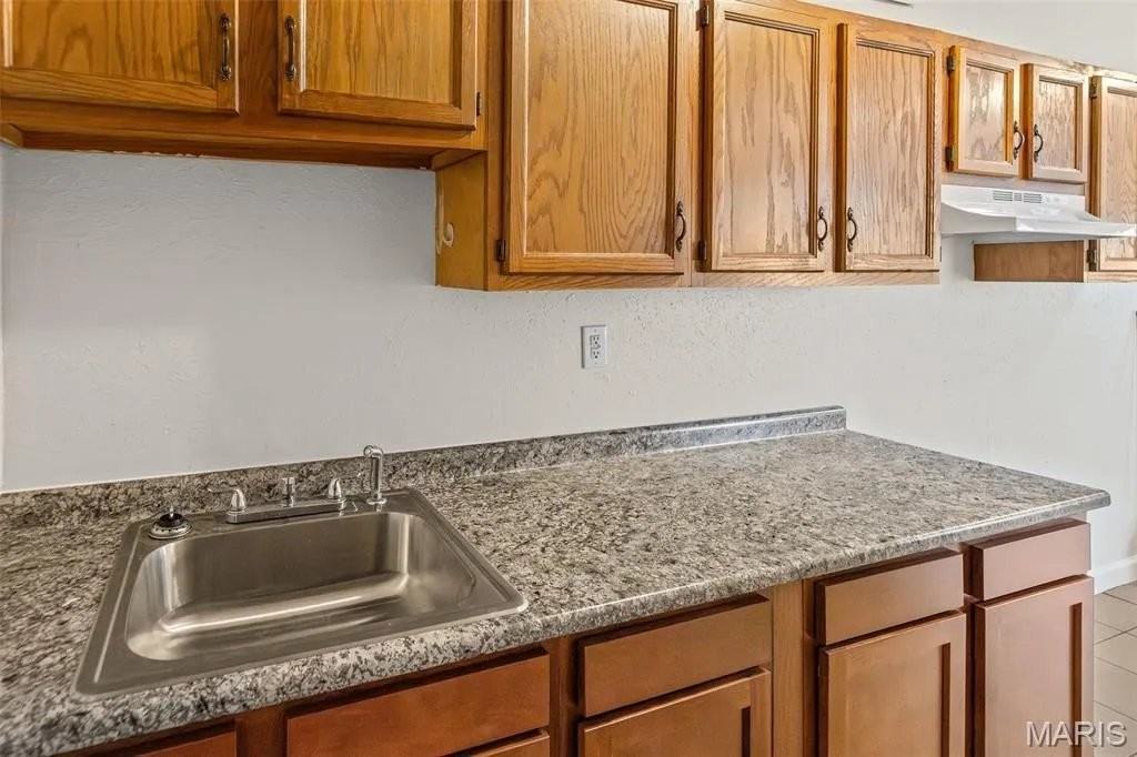 502 Saint Thomas Ln - Photo 3 of 20