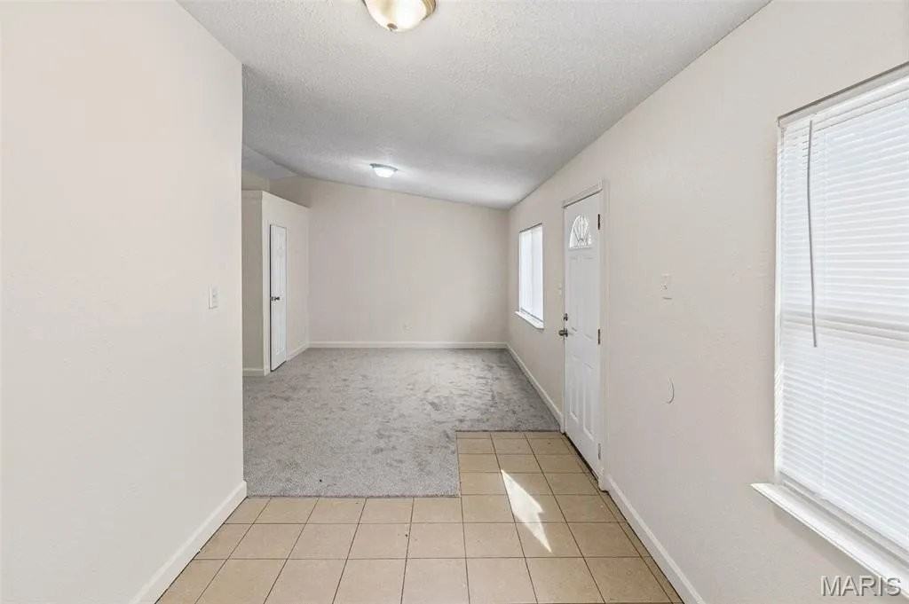 502 Saint Thomas Ln - Photo 5 of 20