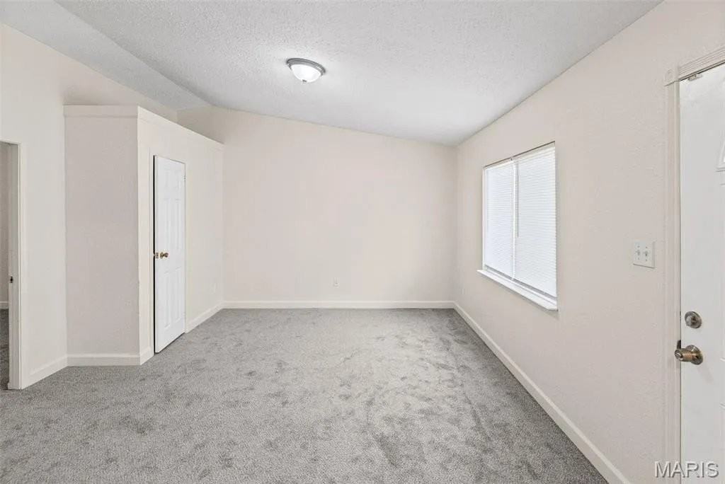 502 Saint Thomas Ln - Photo 6 of 20