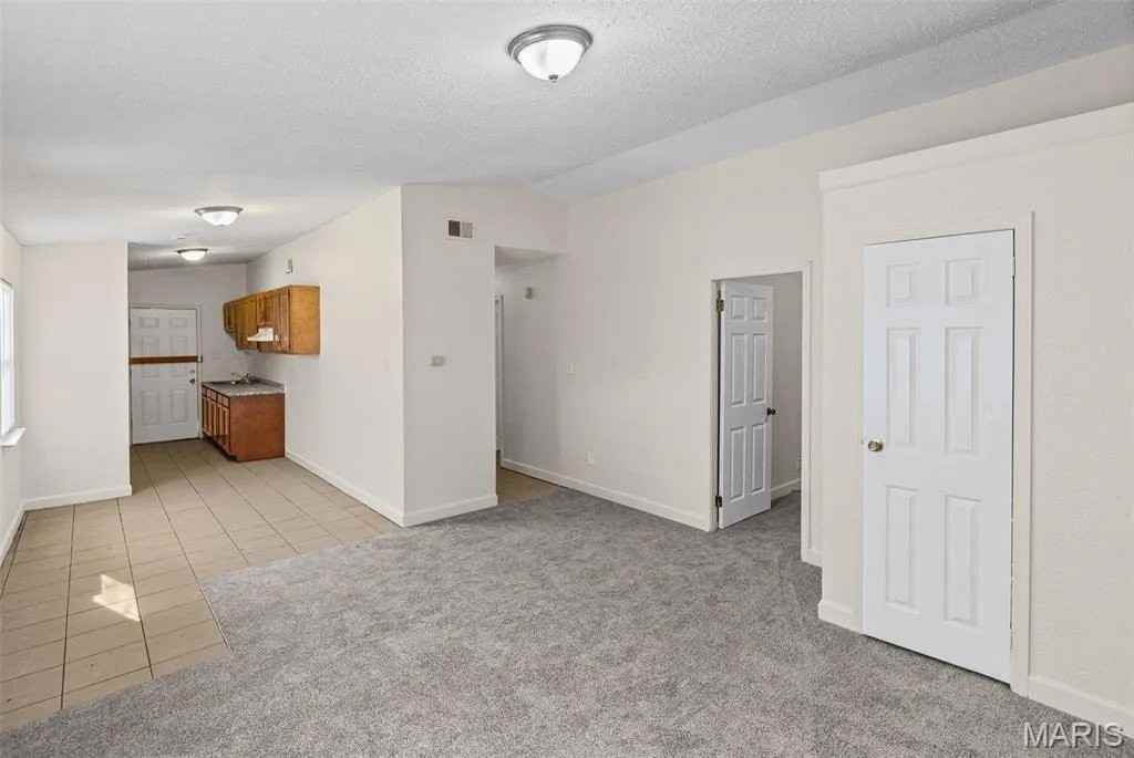 502 Saint Thomas Ln - Photo 7 of 20