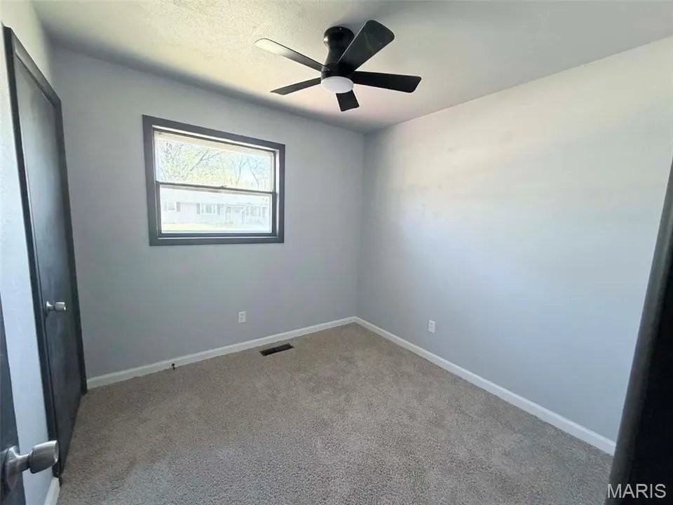 1150 Price St - Photo 6 of 12