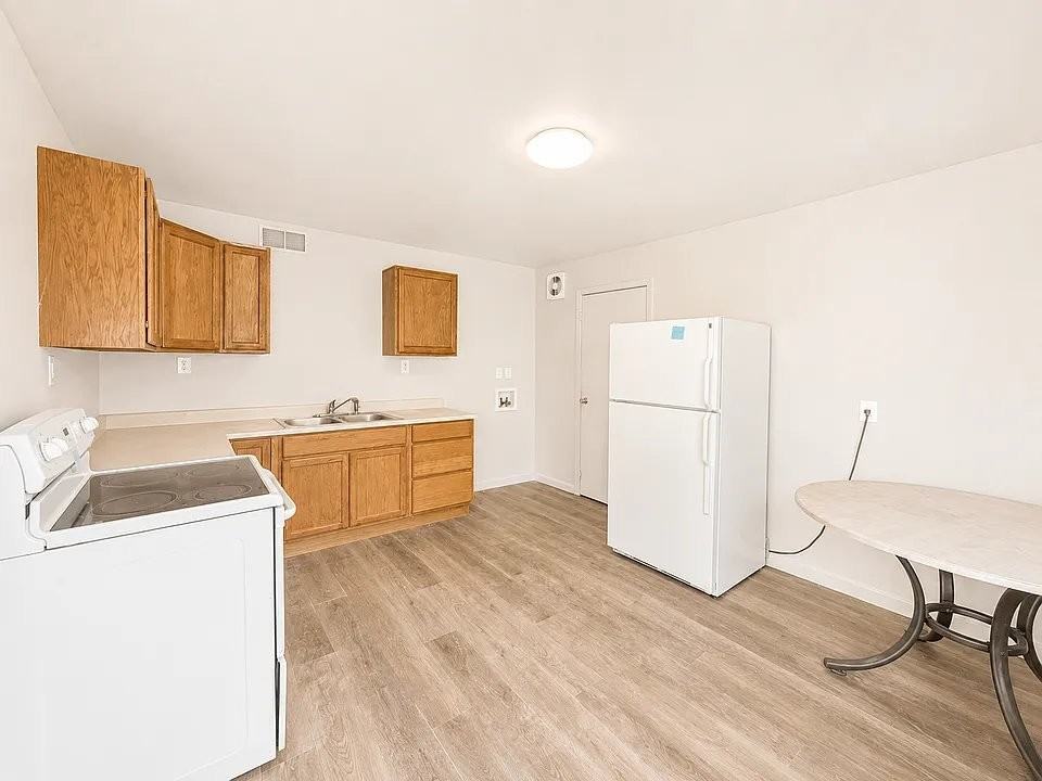 526 Saint Leo Dr - Photo 3 of 9