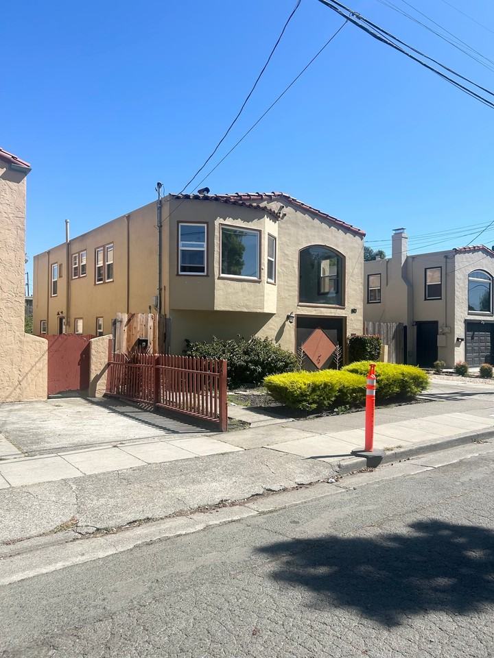 1315 Ryder St - Photo 2 of 17