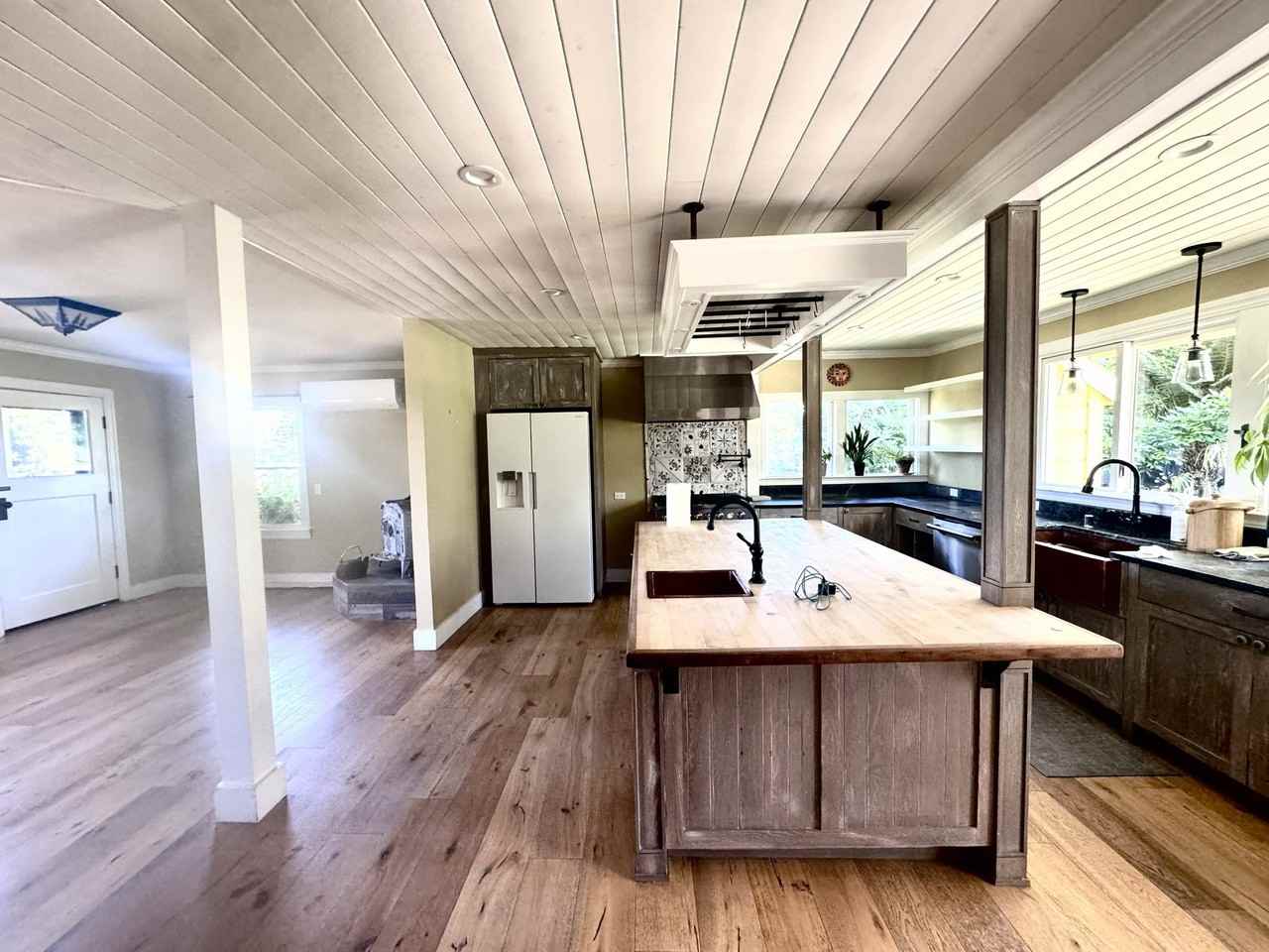 912 Grandview Rd - Photo 2 of 20