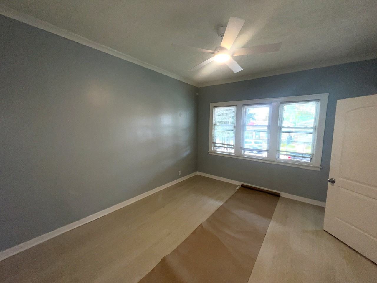 9147 S Woodlawn Ave - Photo 3 of 20