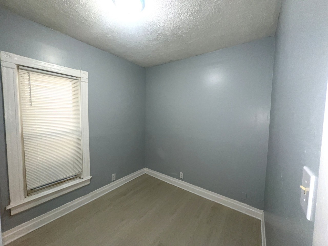 9147 S Woodlawn Ave - Photo 4 of 20