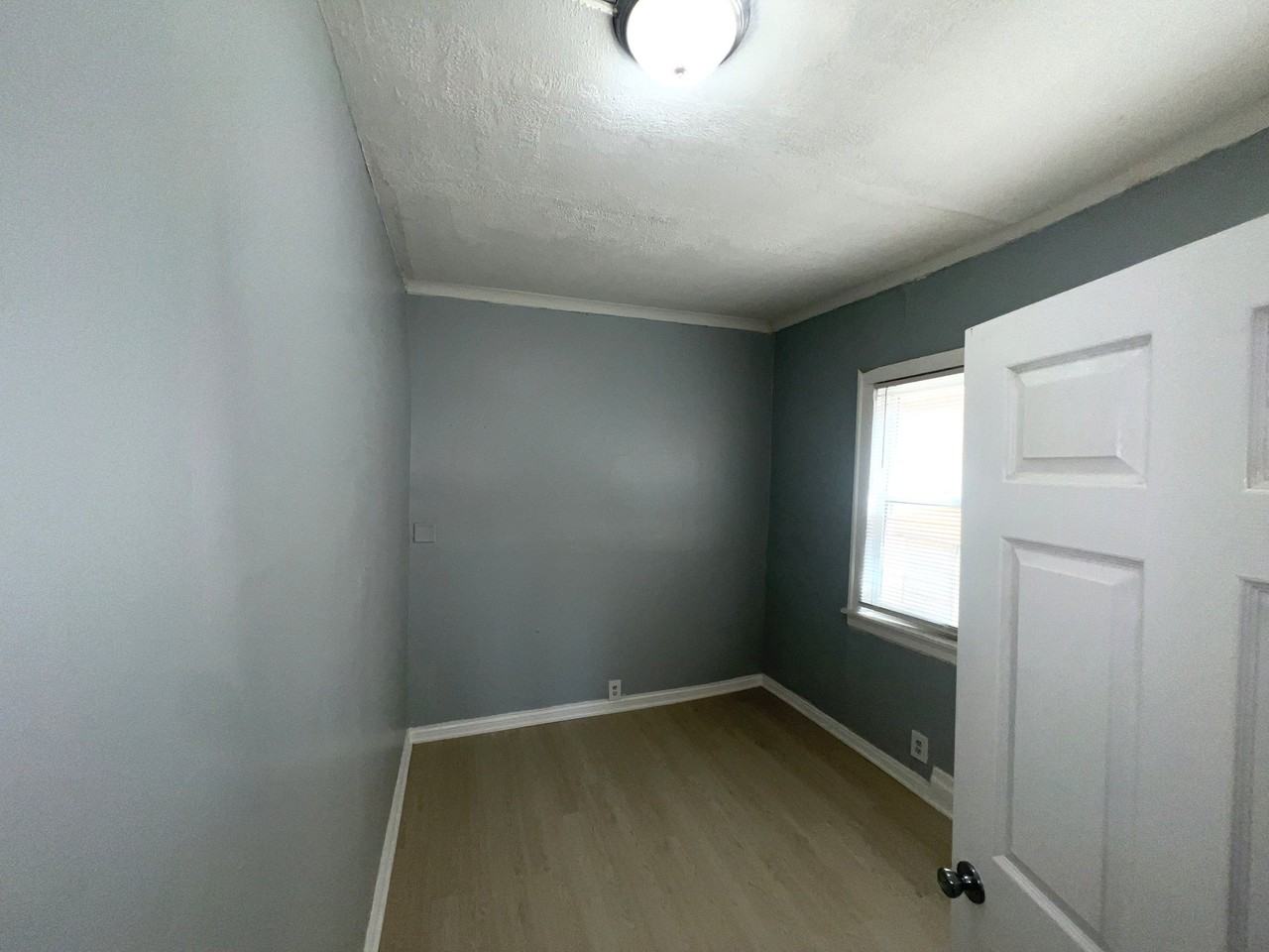 9147 S Woodlawn Ave - Photo 6 of 20