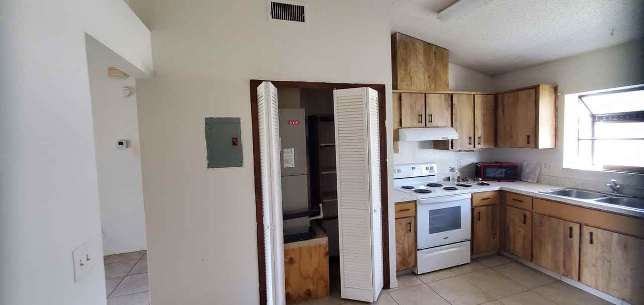 1222 Tino Ct - Photo 2 of 19