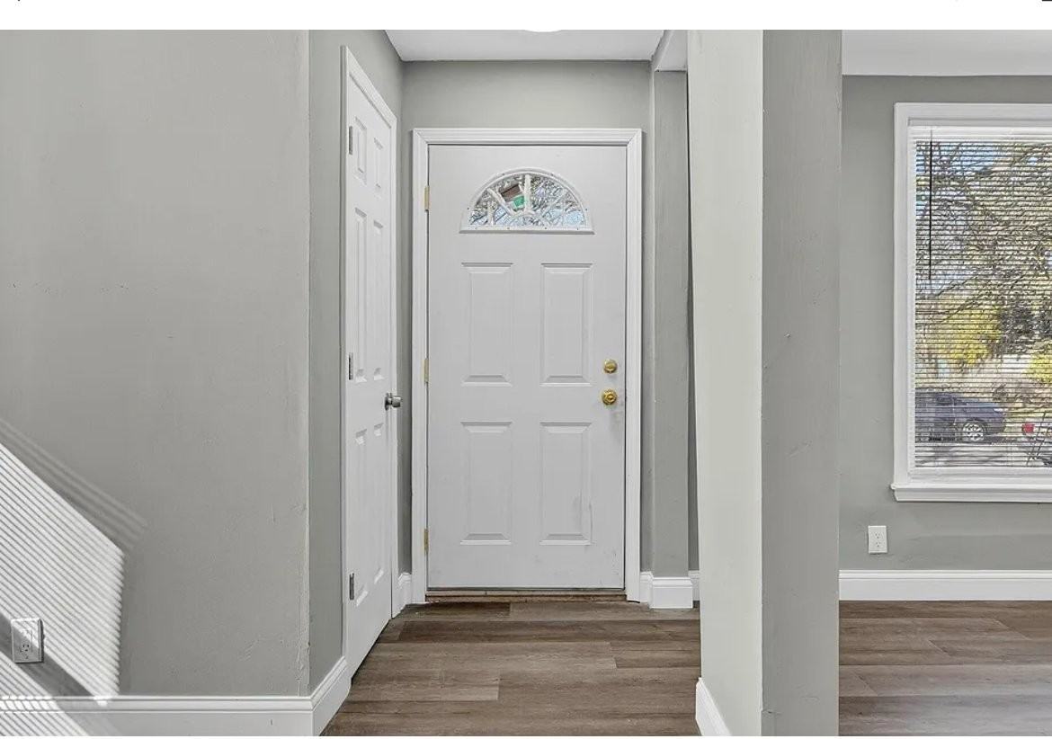 8222 Roselawn St - Photo 2 of 9