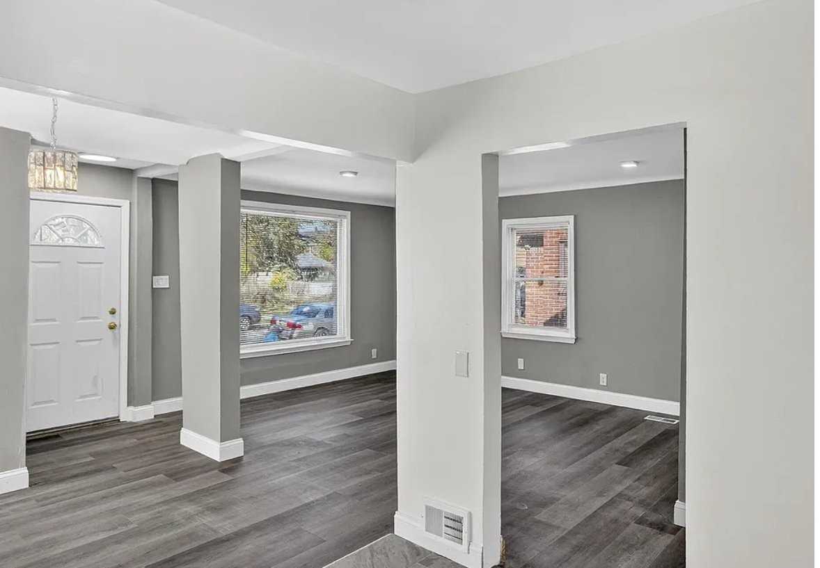 8222 Roselawn St - Photo 5 of 9