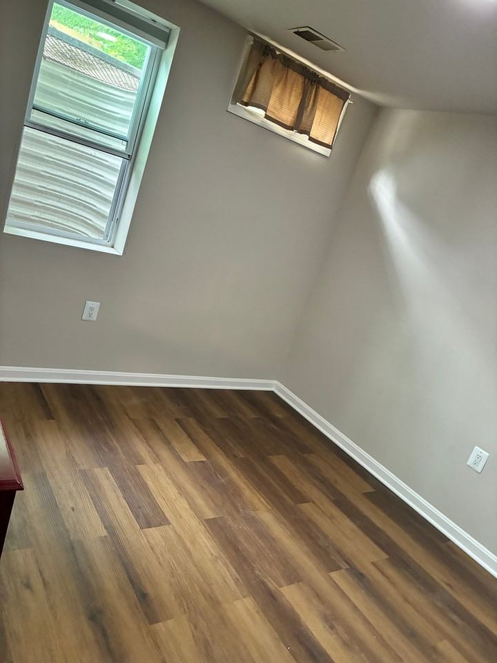 15087 Holleyside Dr - Photo 3 of 6