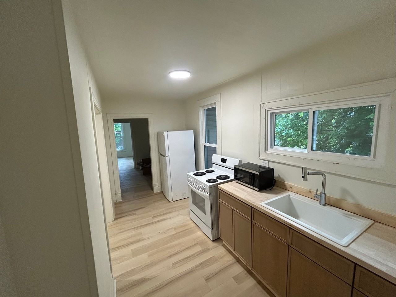 232 Ferris St #4 - Photo 2 of 7