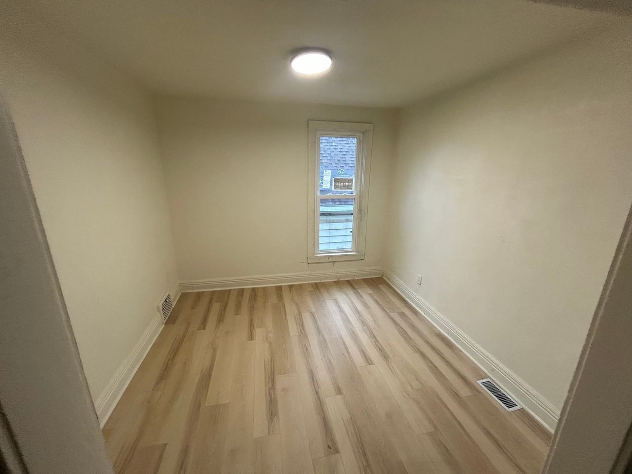 232 Ferris St #4 - Photo 5 of 7