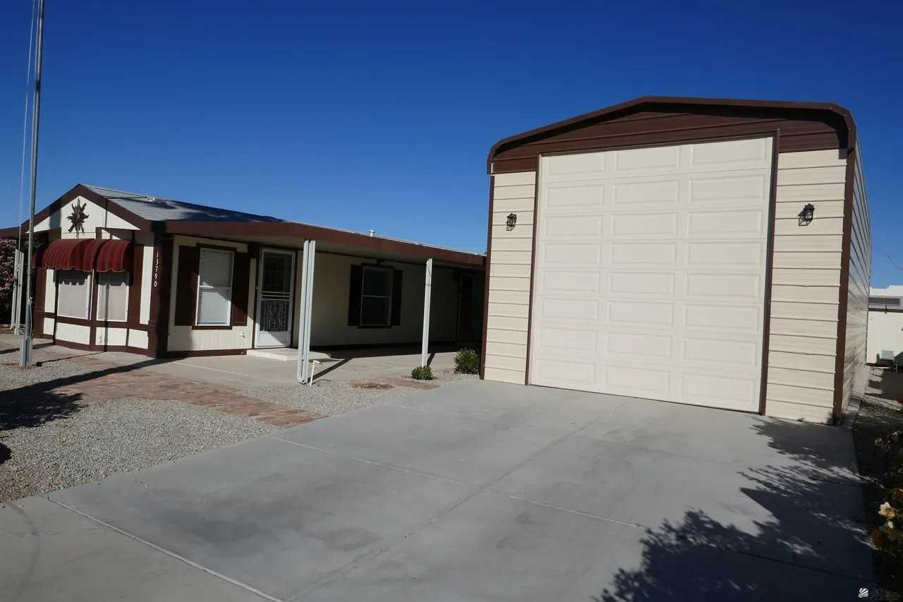 13790 E 53rd Ln - Photo 2 of 12