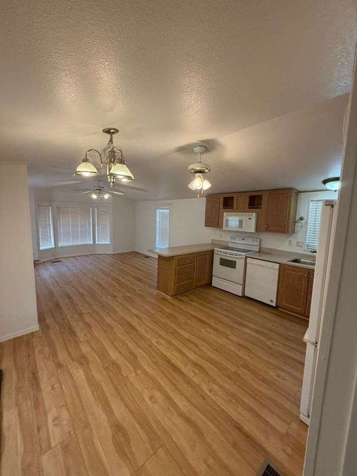 13790 E 53rd Ln - Photo 3 of 12