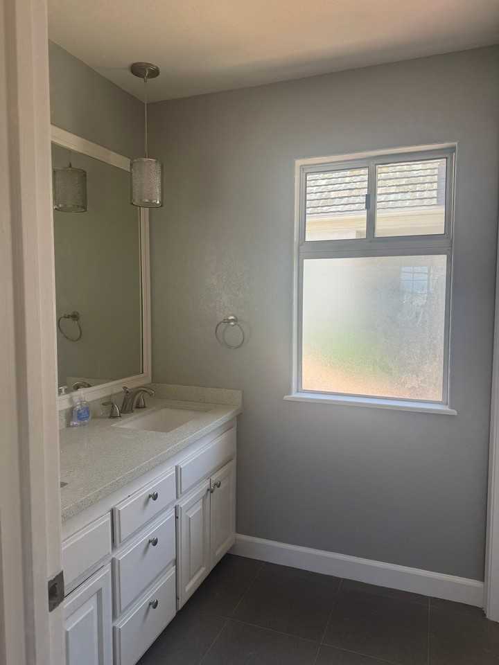 901 Beryl St - Photo 5 of 20