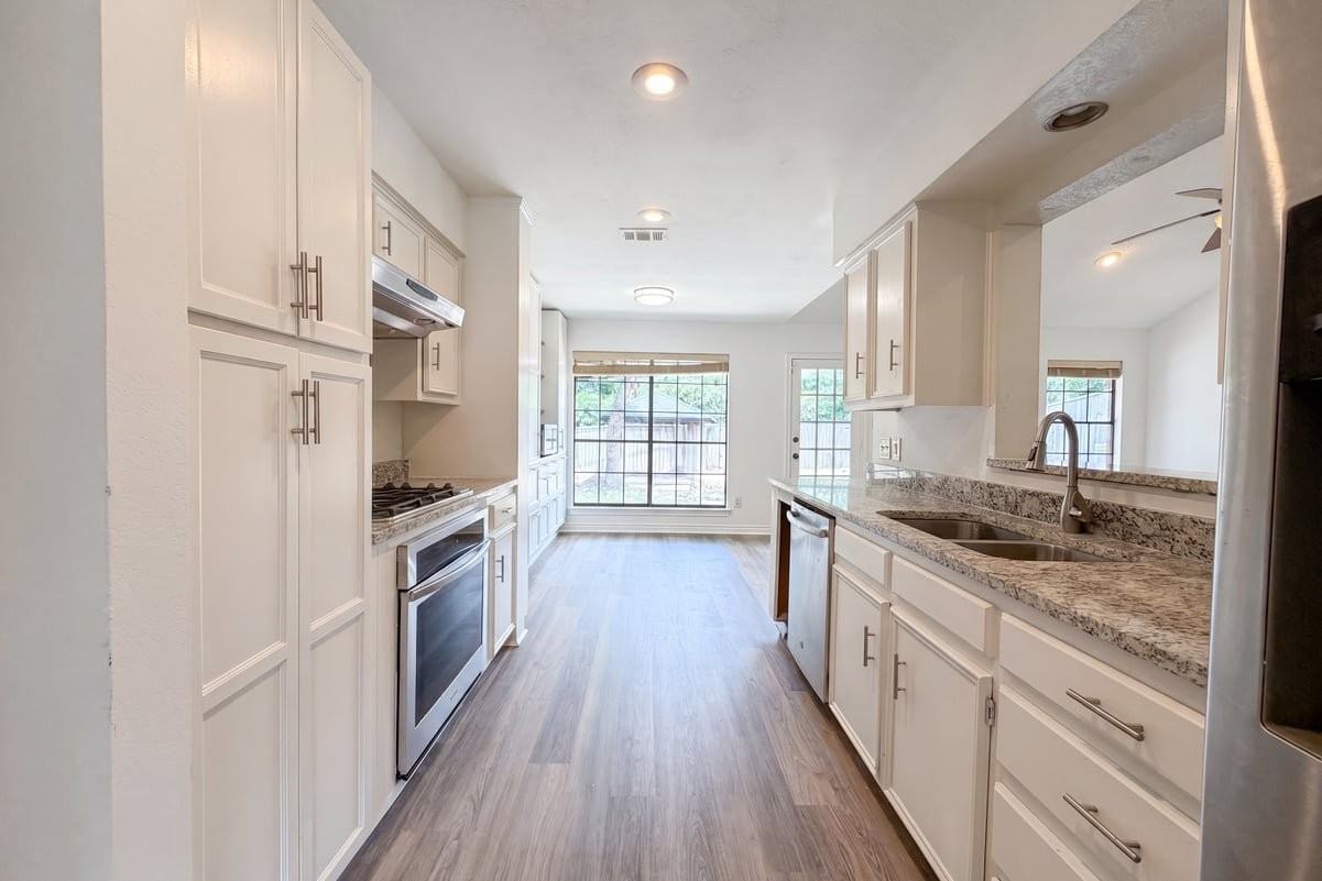 5719 Stage Line Dr - Photo 3 of 10