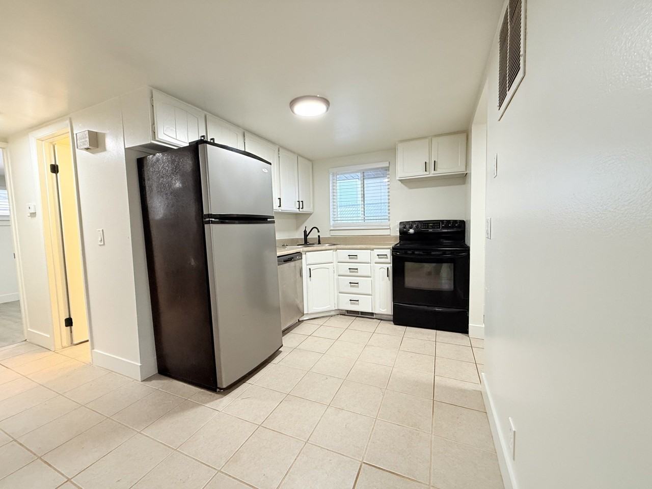 3440 S St #15 - Photo 3 of 8