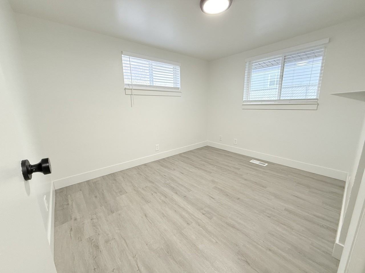 3440 S St #15 - Photo 7 of 8