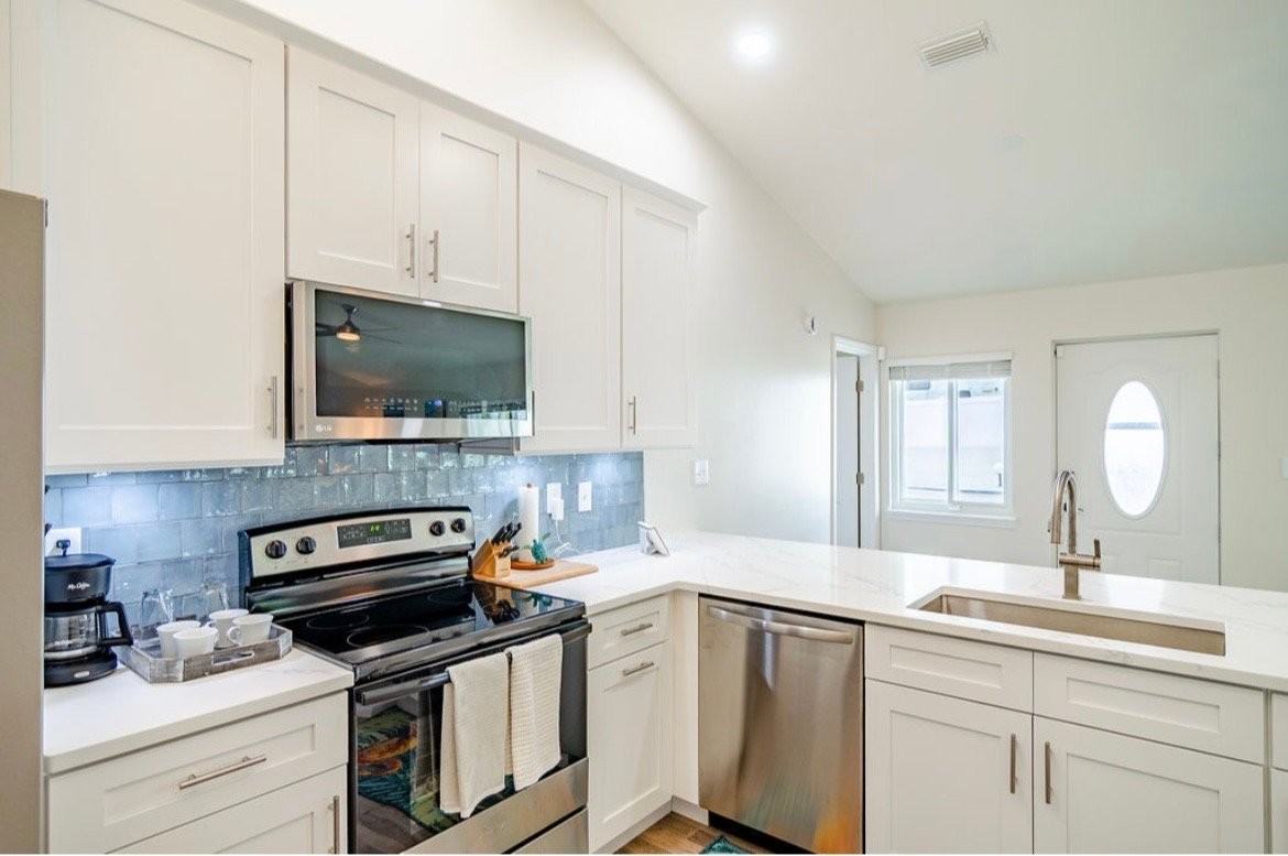 115 Riverside Dr - Photo 4 of 18