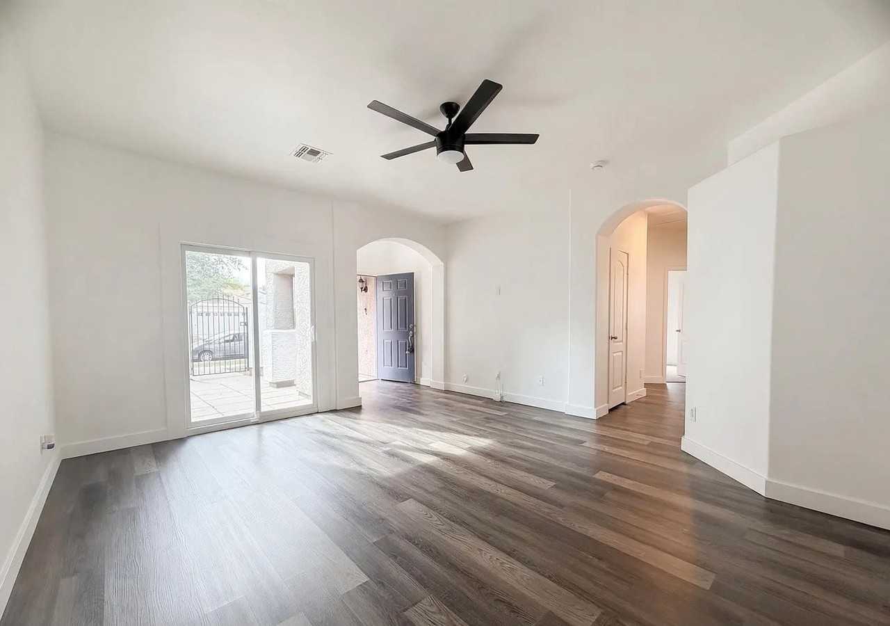 114 E Bernie Ln - Photo 6 of 15