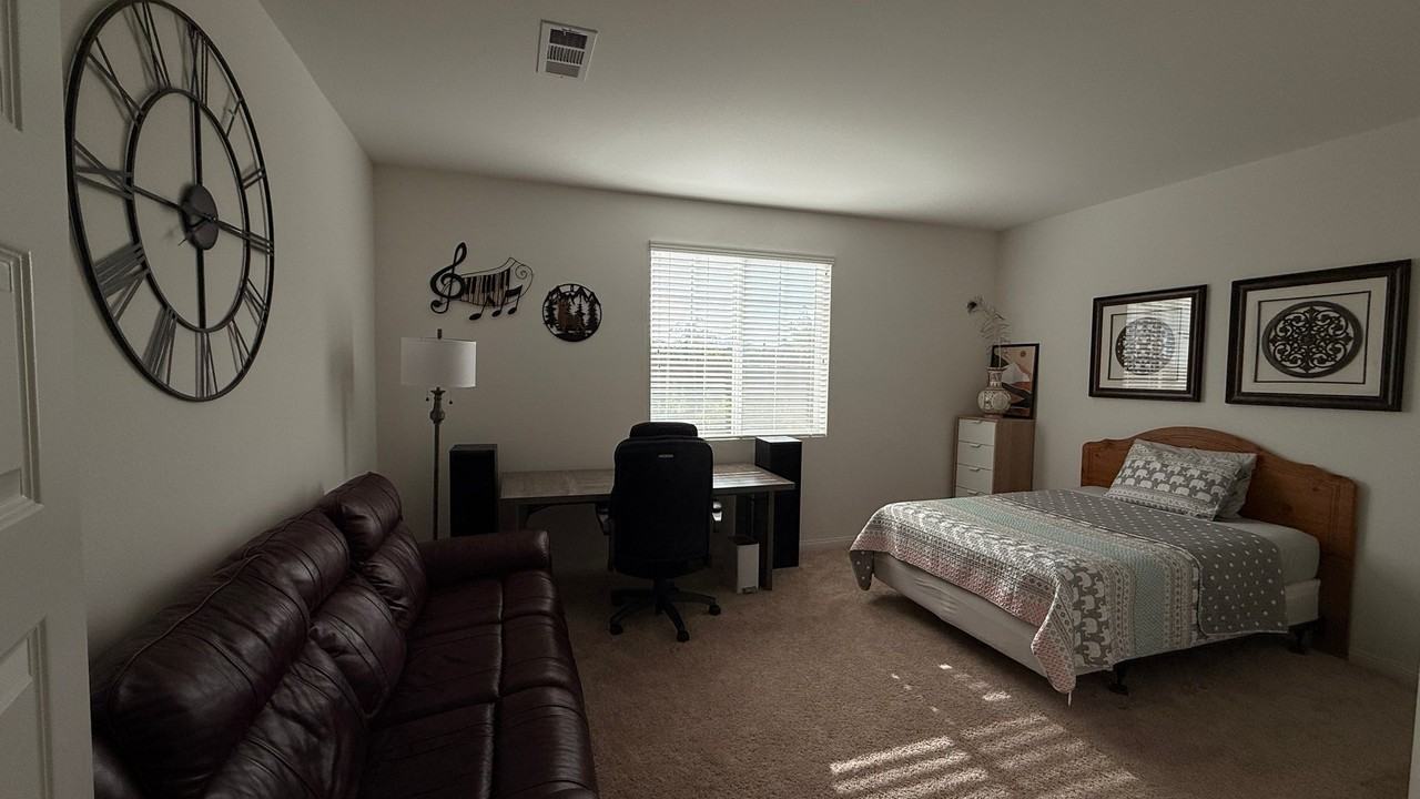 34156 Helenium St - Photo 7 of 9