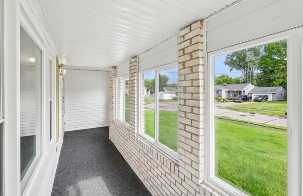3219 W 54th St - Photo 2 of 10