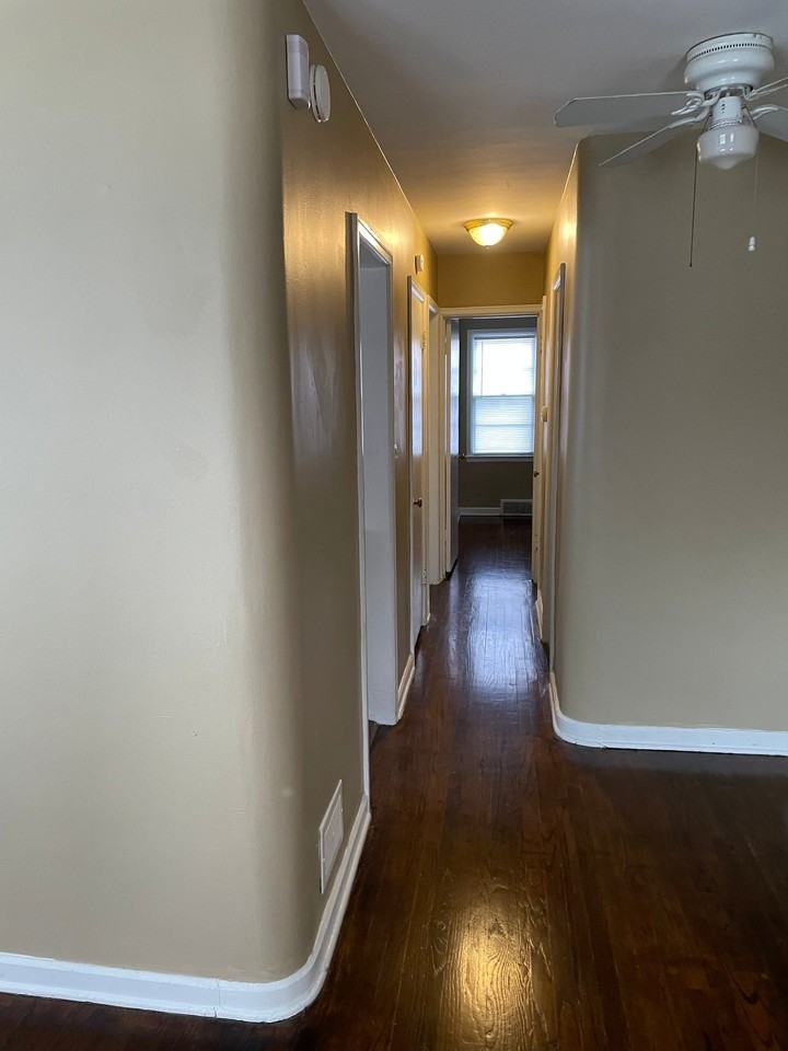 2610 Northwest Dr - Photo 4 of 12