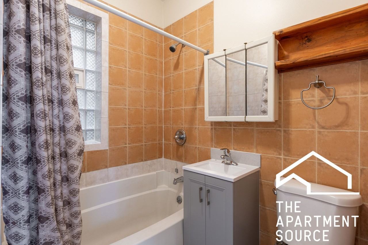 1102 N Central Ave #2 - Photo 6 of 8