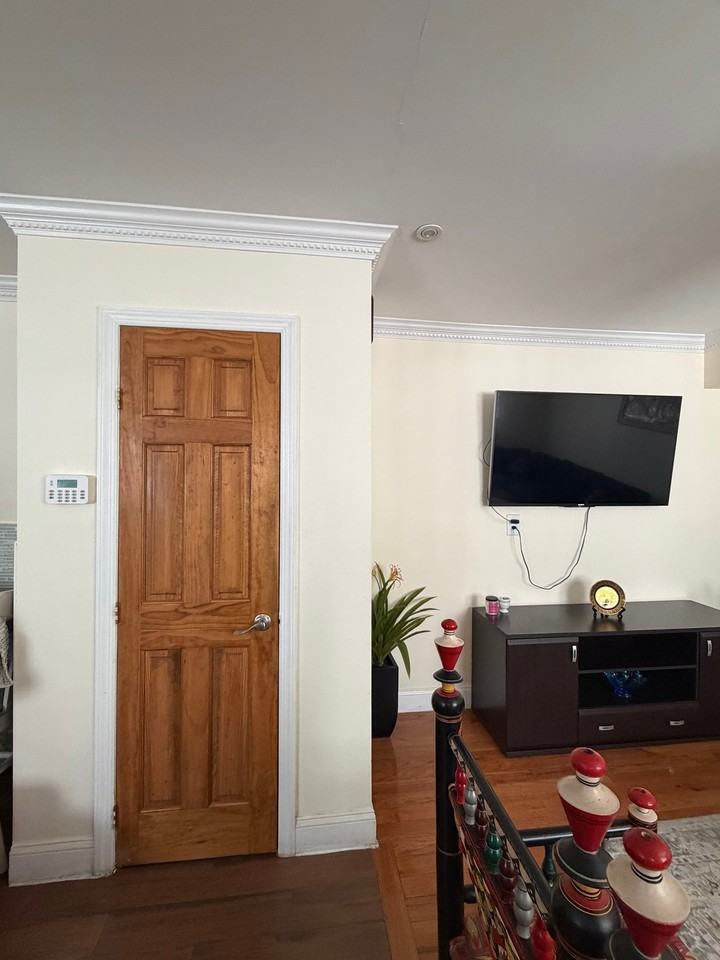 356 Elvin St #1 - Photo 3 of 14