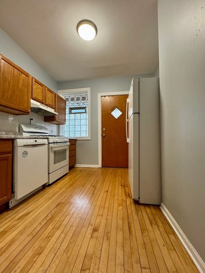 3803 N Lincoln Ave #2 - Photo 7 of 19