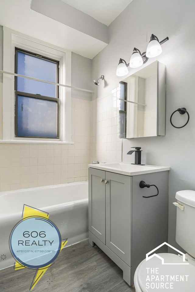 1025 E Hyde Park Blvd #2S - Photo 4 of 4