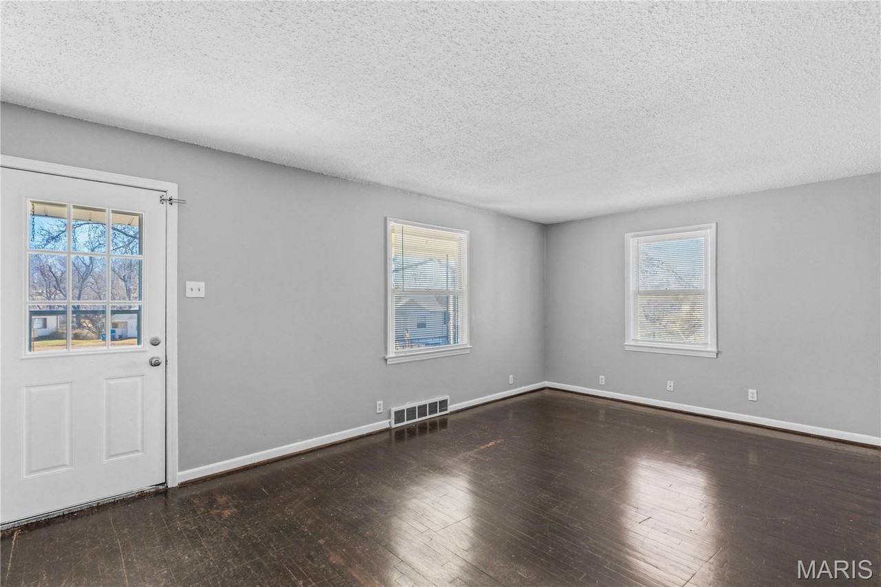 7471 Sharon Dr - Photo 2 of 7