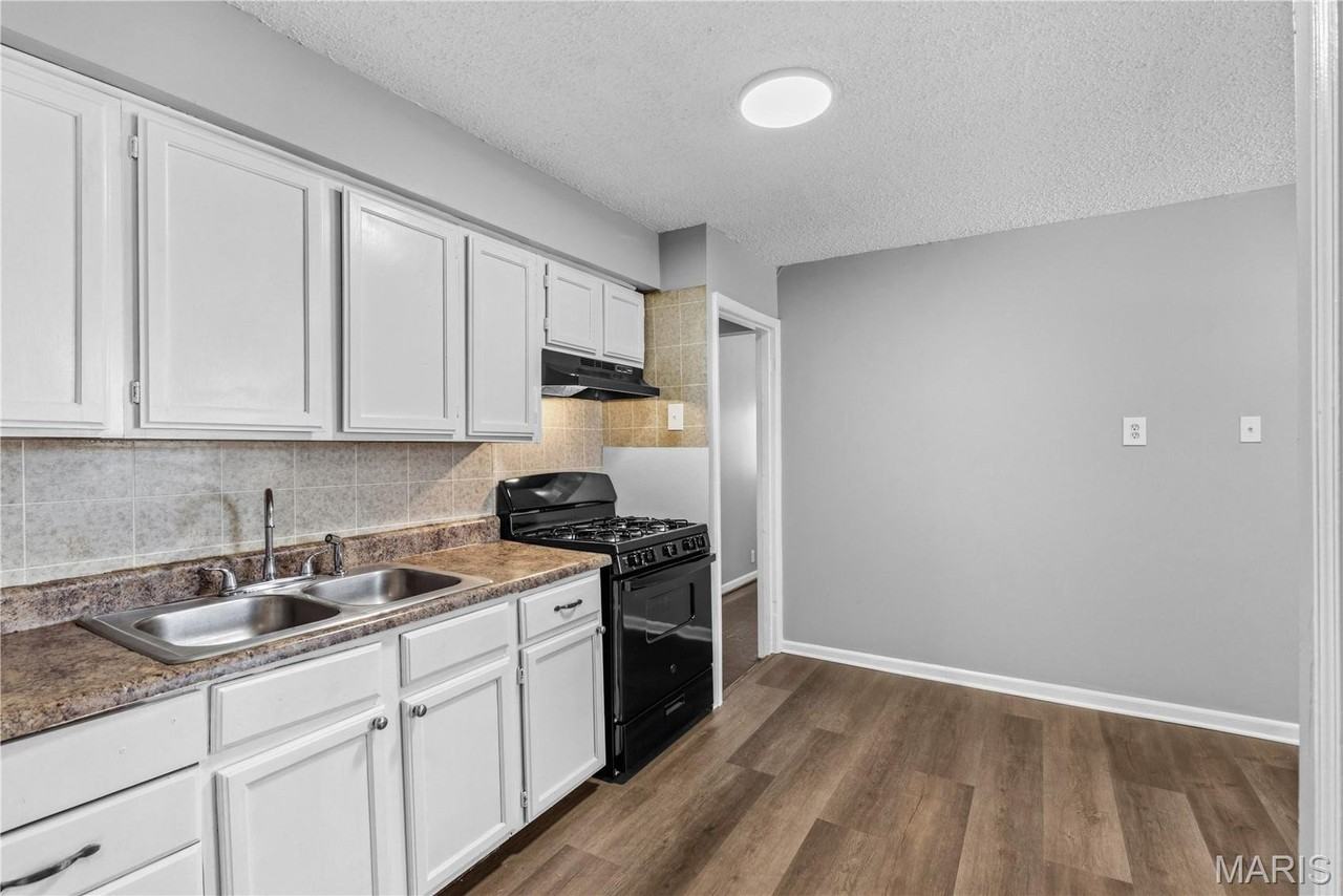 7471 Sharon Dr - Photo 3 of 7