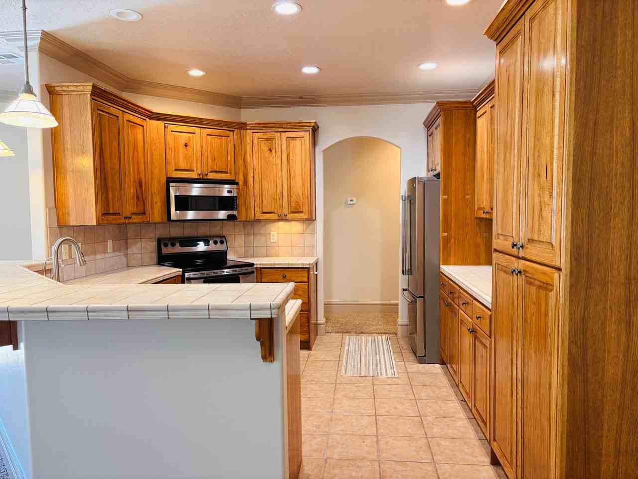 409 Cobblestone - Photo 3 of 20