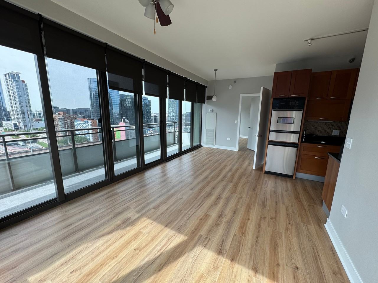 647 W Wayman St - Photo 4 of 16