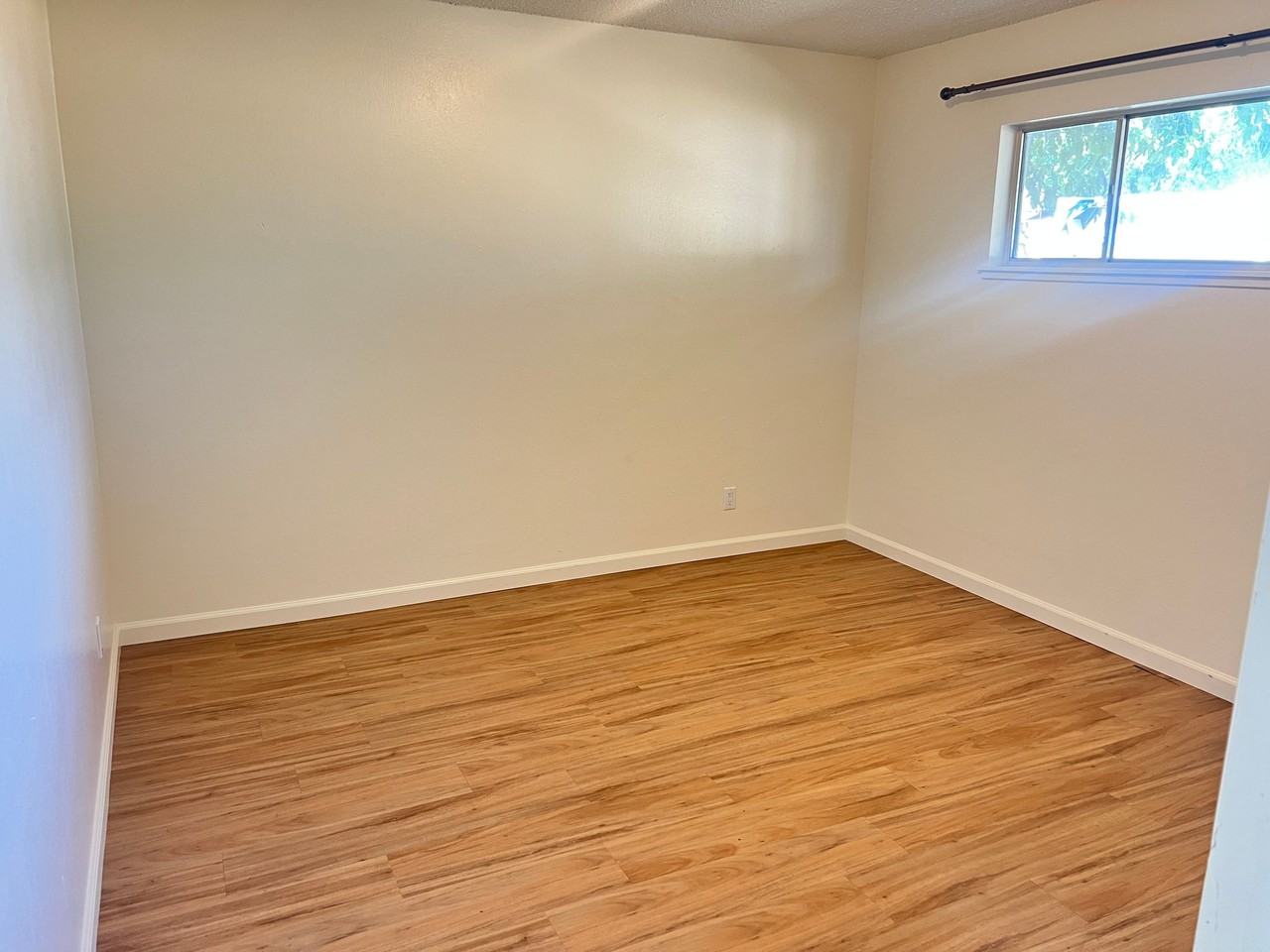13940 Hackett St #2 - Photo 7 of 11
